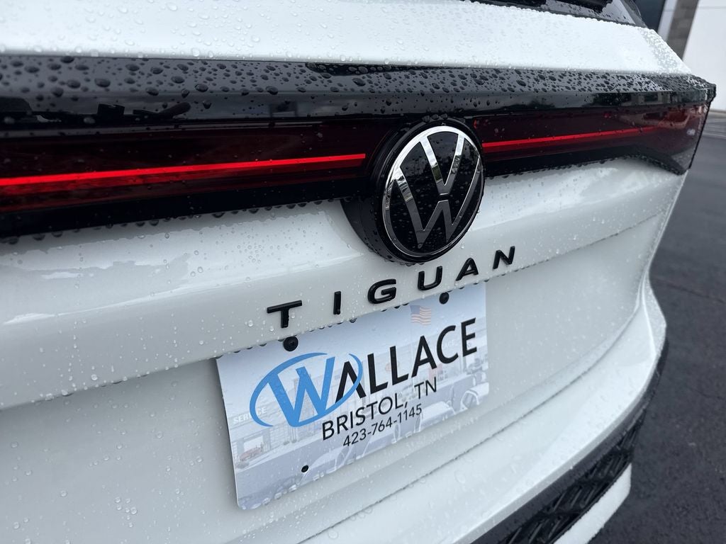 2026 Volkswagen Tiguan 2.0T SE R-Line Black