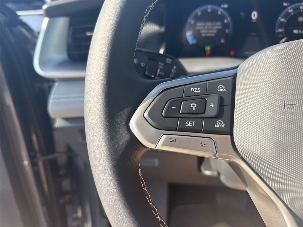 2025 Volkswagen Tiguan 2.0T SE