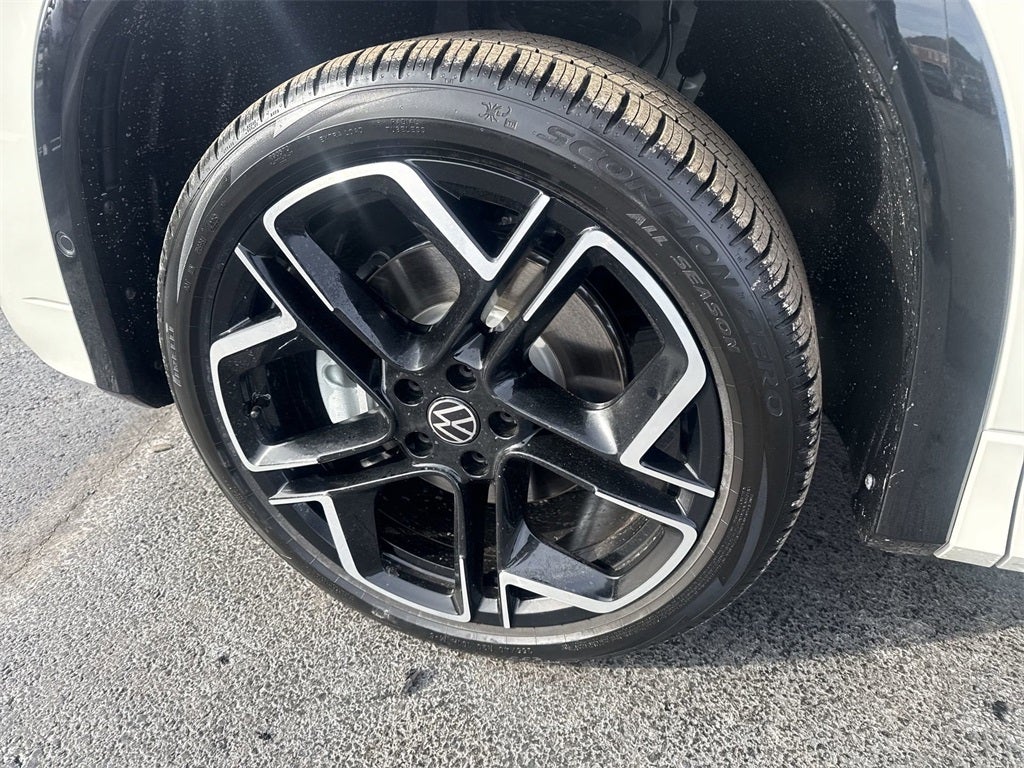 2026 Volkswagen Tiguan 2.0T SEL