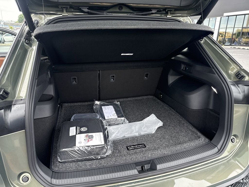 2026 Volkswagen Tiguan 2.0T SEL