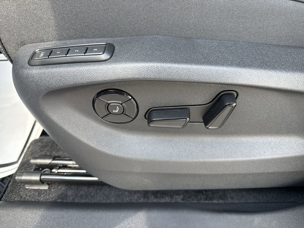 2026 Volkswagen Tiguan 2.0T SEL R-Line Turbo