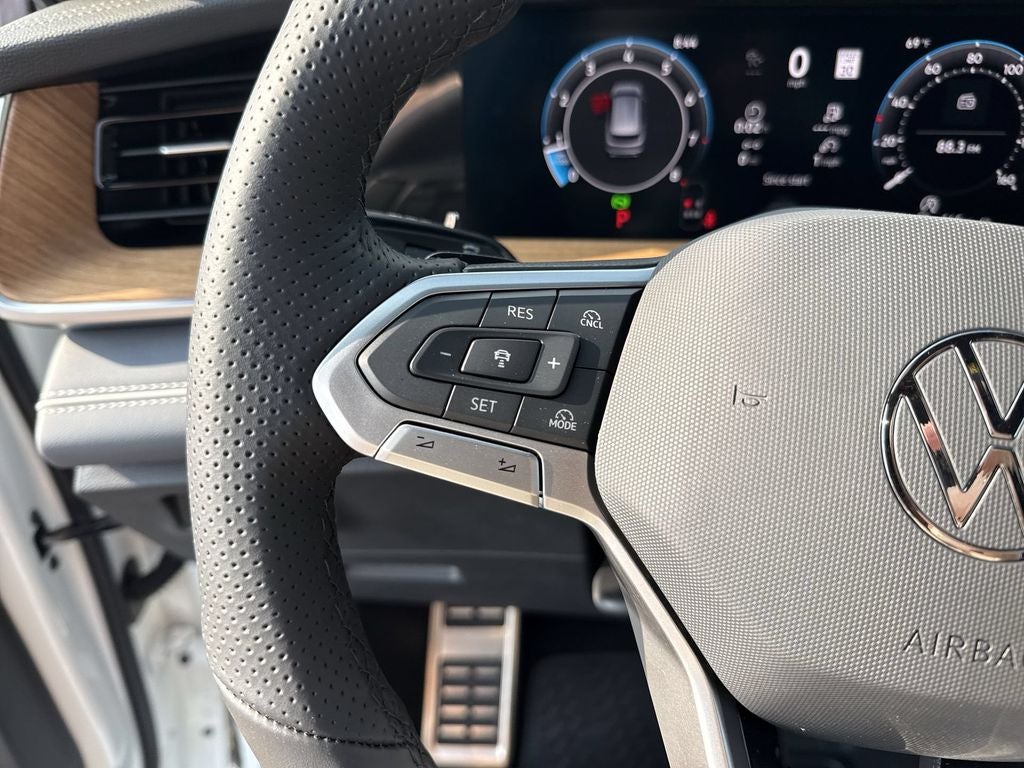 2026 Volkswagen Tiguan 2.0T SEL R-Line Turbo