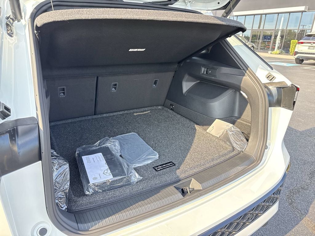 2026 Volkswagen Tiguan 2.0T SEL R-Line Turbo