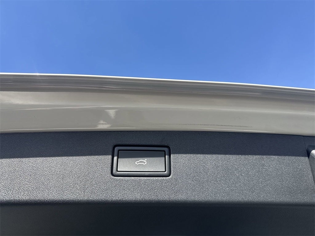 2026 Volkswagen Tiguan 2.0T SEL