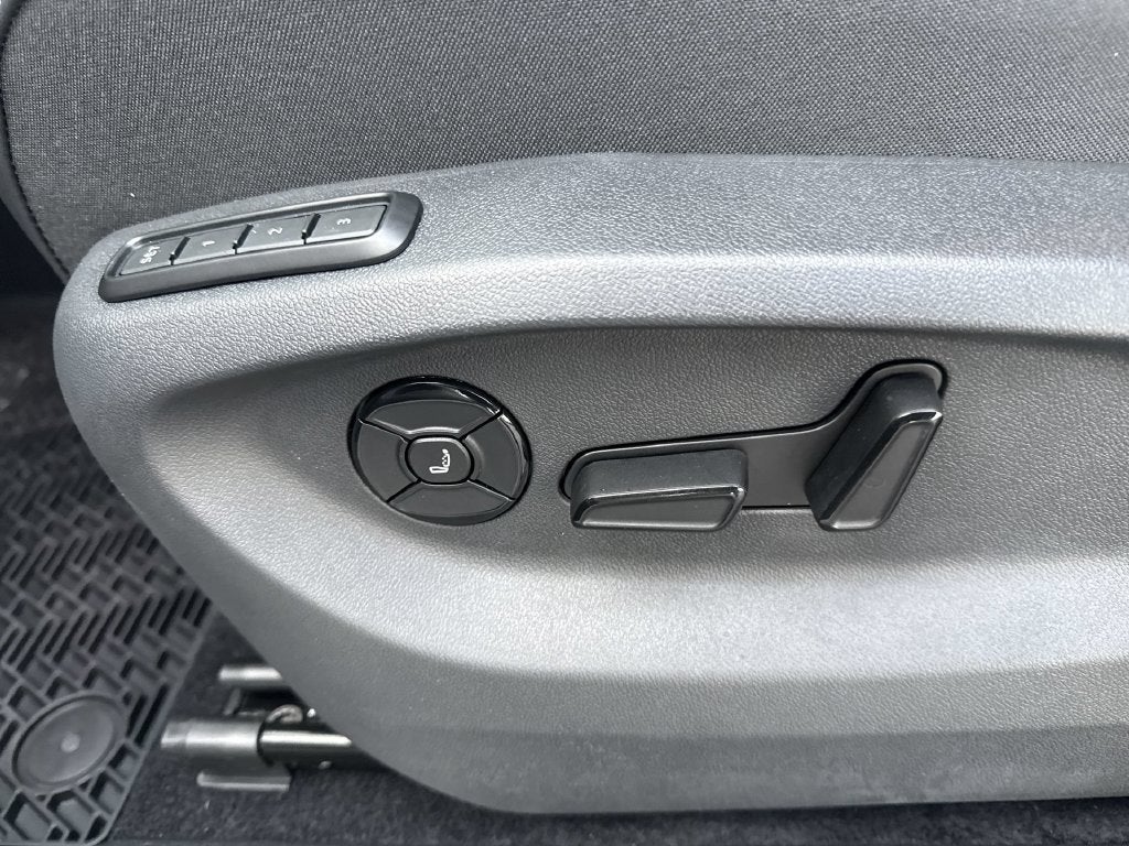 2026 Volkswagen Tiguan 2.0T SEL R-Line Turbo
