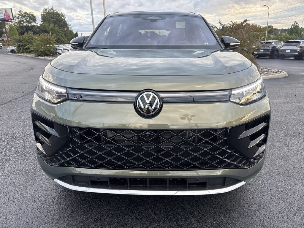2026 Volkswagen Tiguan 2.0T SEL R-Line Turbo