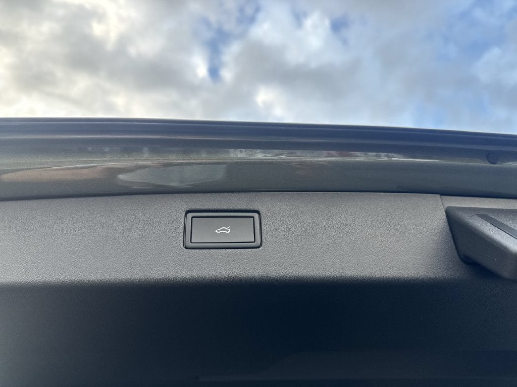 2026 Volkswagen Tiguan 2.0T SEL R-Line Turbo
