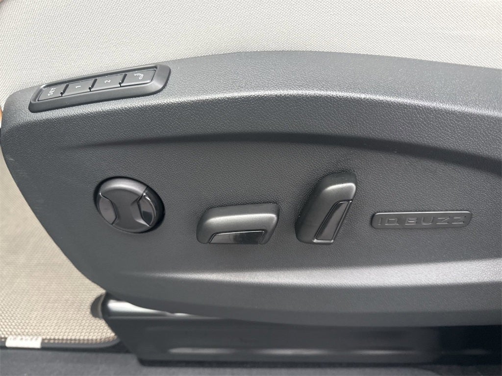 2025 Volkswagen ID. Buzz Pro S Plus