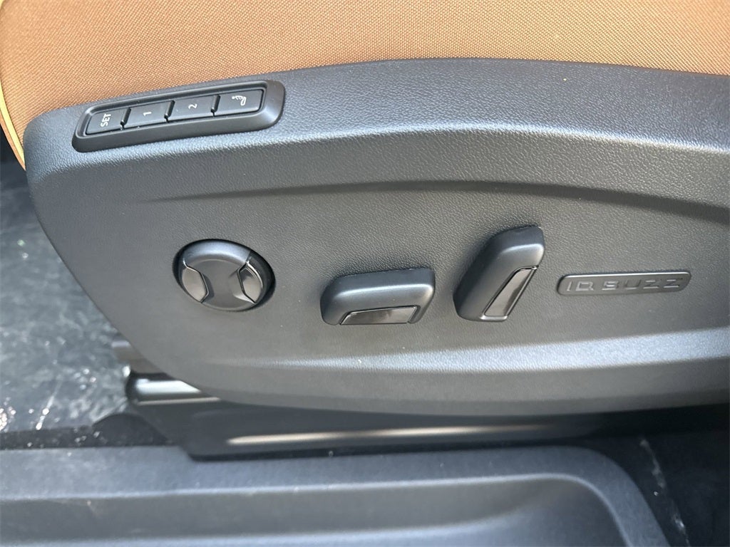 2025 Volkswagen ID. Buzz Pro S Plus