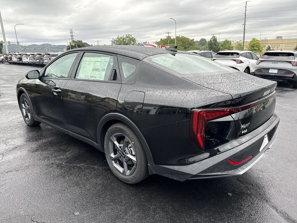 2026 Kia K4 LXS