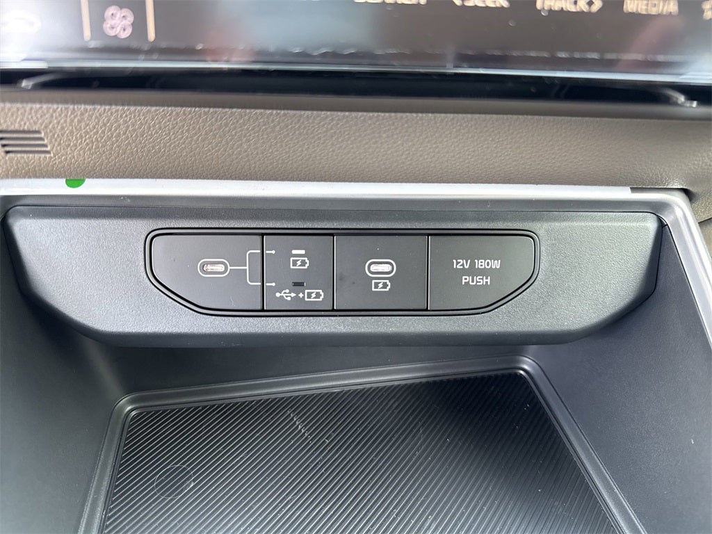 2026 Kia Carnival LX